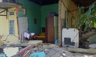 Endonezya'da 6,2 büyüklüğünde deprem: 2 ölü, 20 yaralı