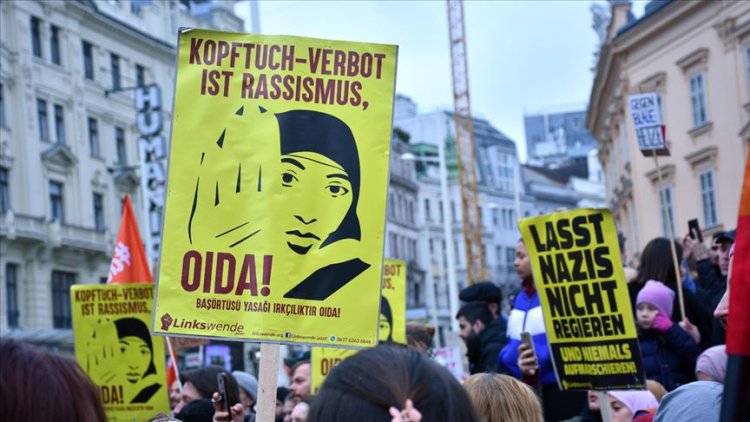 Avusturya’da Yeşiller'in 'başörtüsünü pazarlık konusu yaptığına' ilişkin iddialara tepkiler sürüyor
