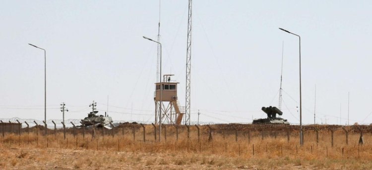 Türkiye'nin Başika askeri üssüne füzeli saldırı