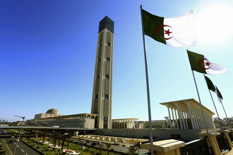Cezayir’in sömürge tarihine meydan okuyan sembolü: Cezayir Ulu Camii