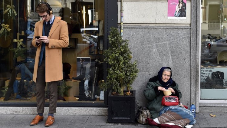 AB vatandaşları Birlik için en büyük zorluğun 'sosyal eşitsizlik' olduğunu düşünüyor