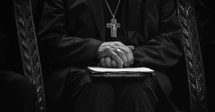 Katolik rahip çocuklara cinsel istismardan 12 yıl hapis cezası aldı