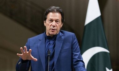 İmran Han parlamentoda çoğunluğu kaybetti