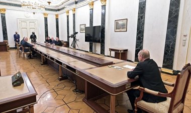 İngiliz istihbaratı: Danışmanları Putin'e gerçeği söylemekten korkuyor