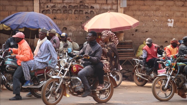 Kamerun'un Foumban kentinde ulaşım 'iki tekerleğe' emanet