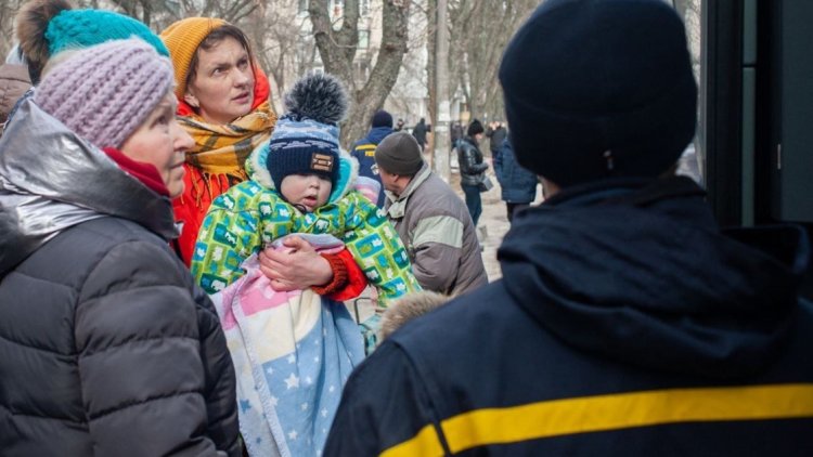 Ukrayna: İnsani koridorlardan cumartesi günü 13 bin sivil tahliye edildi