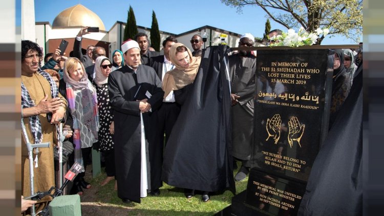 Yeni Zelanda Başbakanı Ardern: Nur ve Linwood Camii şehidlerini her zaman hatırlayacak ve minnetle anacağız