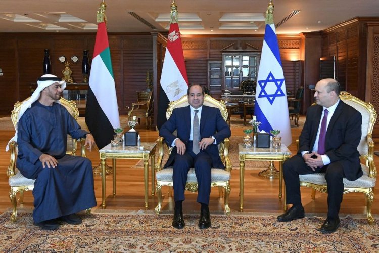 Şarmu'ş-Şeyh'te Sisi, Siyonist Bennett ve Muhammed bin Zayed arasında üçlü zirve