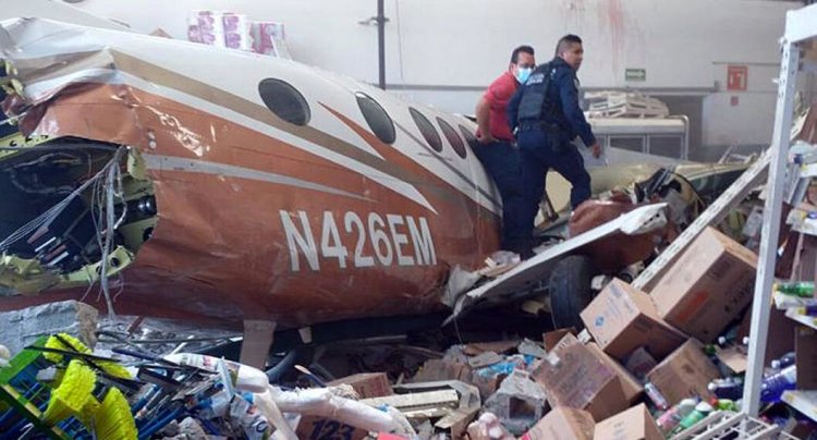 Meksika’da uçak süpermarketin üzerine düştü: 3 ölü, 5 yaralı