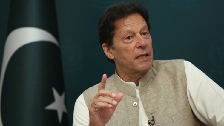 Pakistan'da Başbakan Han'ın kabinesinden iki bakan istifa etti