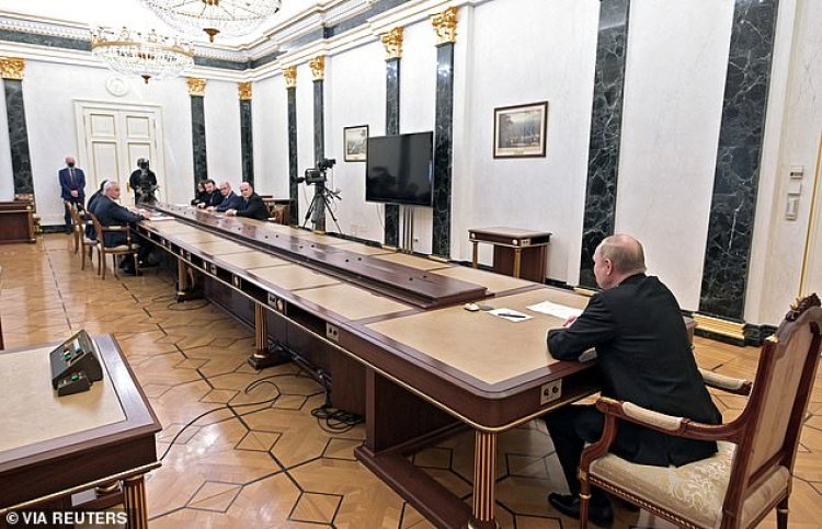 İngiliz istihbaratı: Danışmanları Putin'e gerçeği söylemekten korkuyor
