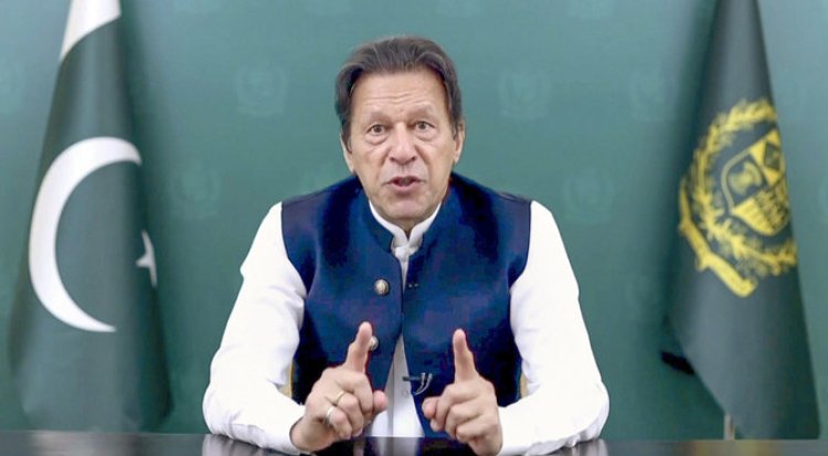 Pakistan'da polis eski Başbakan İmran Han'ın evine baskın düzenledi