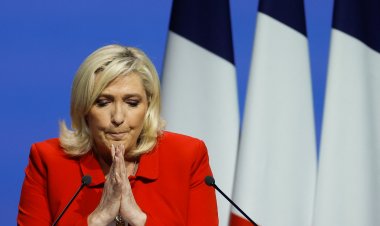 Aşırı sağcı lider Le Pen, Macron'u, Fransa'yı Rusya ile savaşa sürüklemekle suçladı