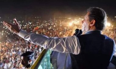 İmran Han: Muhalefet yabancı güçlere “itaatkar” davranıyor