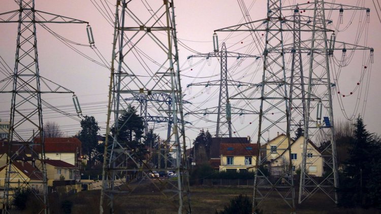 Suudi Arabistan ile Irak elektrik anlaşmasını hayata geçiriyor