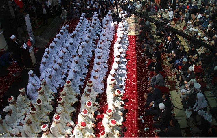 Medrese eğitimini tamamlayan 136 öğrenci icazet aldı