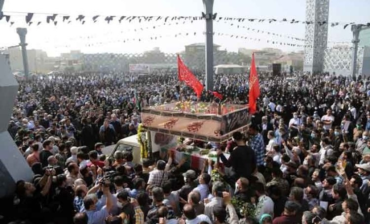 Suikasta uğrayan Devrim Muhafızları Ordusu mensubu için cenaze töreni düzenlendi