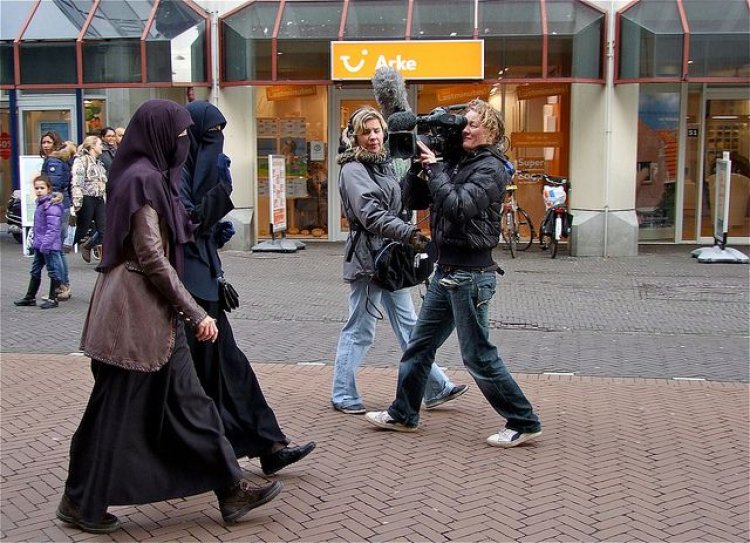 Hollanda'da İslamofobi artıyor