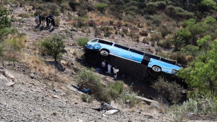 Meksika'da göçmen otobüsü uçuruma yuvarlandı: 6 ölü