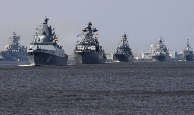 Rus Pasifik Donanması 40’tan fazla gemiyle tatbikat başlattı