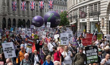 Londra'da binlerce kişi hayat pahalılığına karşı yürüdü