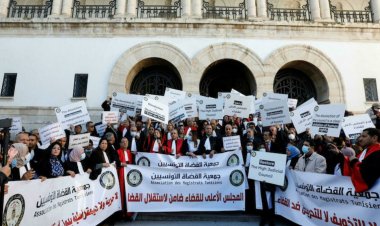Tunuslu hakimler, Cumhurbaşkanı Said'i "Öfke Günü" eylemiyle protesto etti