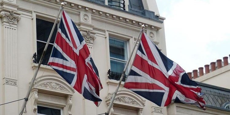 İngiltere Libya'daki büyükelçiliğini tekrar açtı