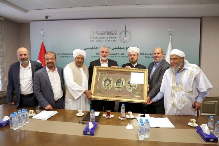 Heniyye, İstanbul'da Dünya Müslüman Alimler Birliği'nin yöneticileriyle buluştu