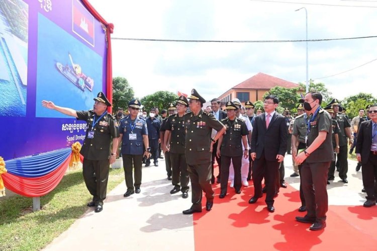Kamboçya ve Çin, ABD'nin karşı çıktığı donanma üssünün temelini attı