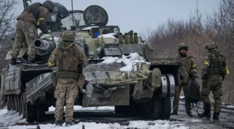 Zelenskiy, Donbas'ta sıcak çatışmaların sürdüğünü belirtti