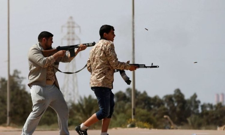 Libya'nın başkenti Trablus'ta iki silahlı grup arasında çatışma çıktı