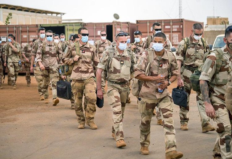 Fransa, Mali'deki bir üsten daha asker çekti