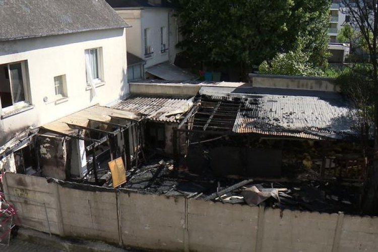 Fransa’da kundaklanıldığından şüphelenilen cami hasar gördü