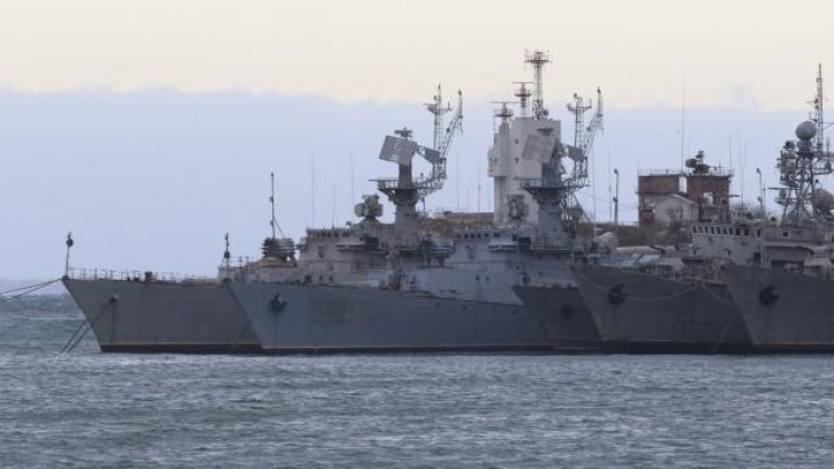 Ukrayna: Karadeniz'de askeri mühimmat taşıyan Rus gemisini vurduk