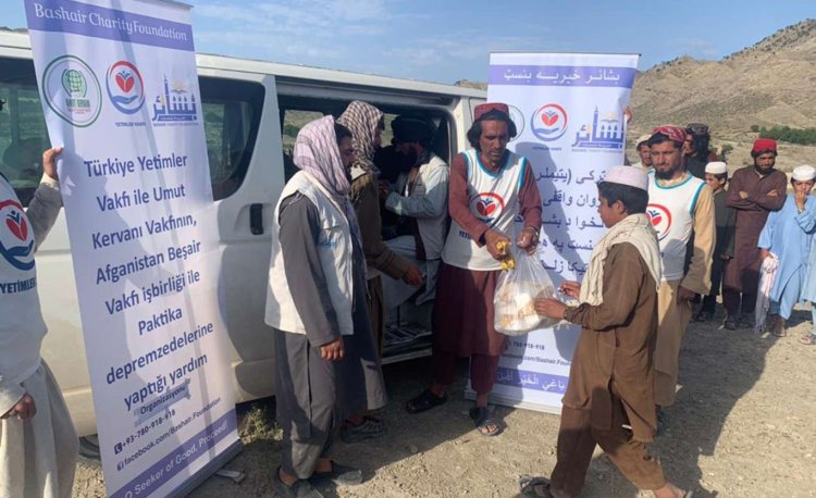Afgan depremzedelere yönelik yardımlar devam ediyor