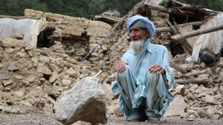 Afgan depremzedeler daha fazla yardım bekliyor
