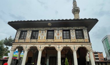 Kuzey Makedonya'da işlemeleriyle ünlü Alaca Cami
