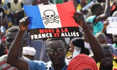 Kamerun'u ziyaret eden Macron'a çağrı: Fransa'nın sömürge suçlarını kabul et