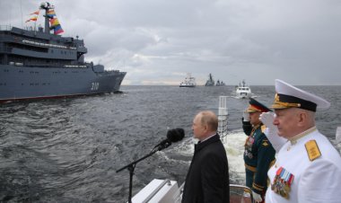 Putin, ülkesinin yeni deniz doktrinini imzaladı