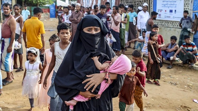 Arakanlı Müslümanlar, Myanmar'daki çatışmalar nedeniyle Bangladeş sınırına sığınıyor