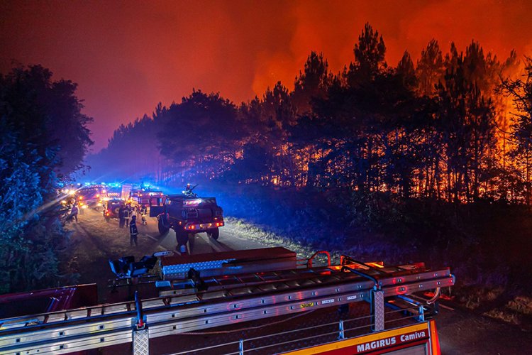 Fransa'da 7 gün önce başlayan yangın hala söndürülemedi