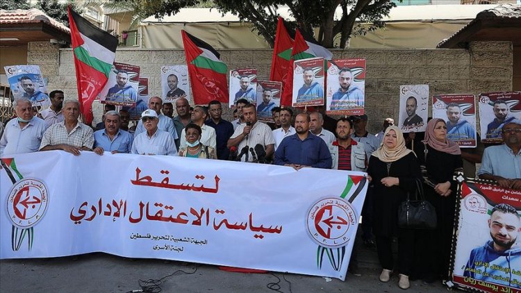 İşgalci İsrail'in Filistinlilere yönelik "idari tutukluluk" politikası Gazze'de protesto edildi