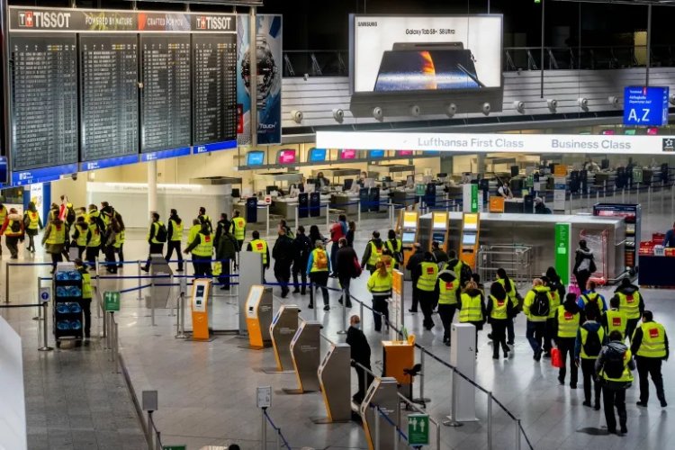 Lufthansa çalışanlarının grevi Frankfurt ve Münih'te havalimanlarını kilitledi