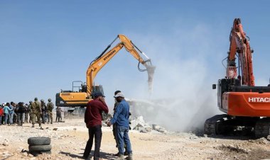İşgal rejimi Filistinlilere ait bir evi daha yıktı