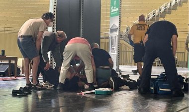 Salman Rüşdi, New York'ta bıçaklandı