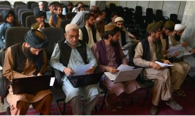 Afganistan'da savaşı kazanan militanlar ara verdikleri eğitimlerine dönmeye başladılar