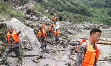 Çin'de nehrin taşması sonucu 7 kişi öldü