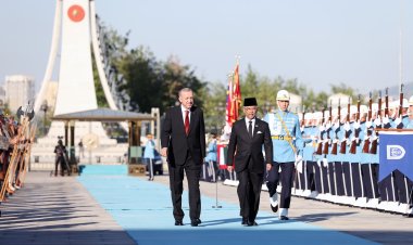 Erdoğan, Malezya Kralı Sultan Abdullah Şah'ı resmi törenle karşıladı