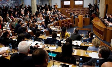 Karadağ'da güvenoyu alamayan hükümet düştü