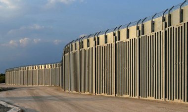 Yunanistan, göçmenlere karşı Türkiye sınırının tamamına çelik bariyer koyuyor